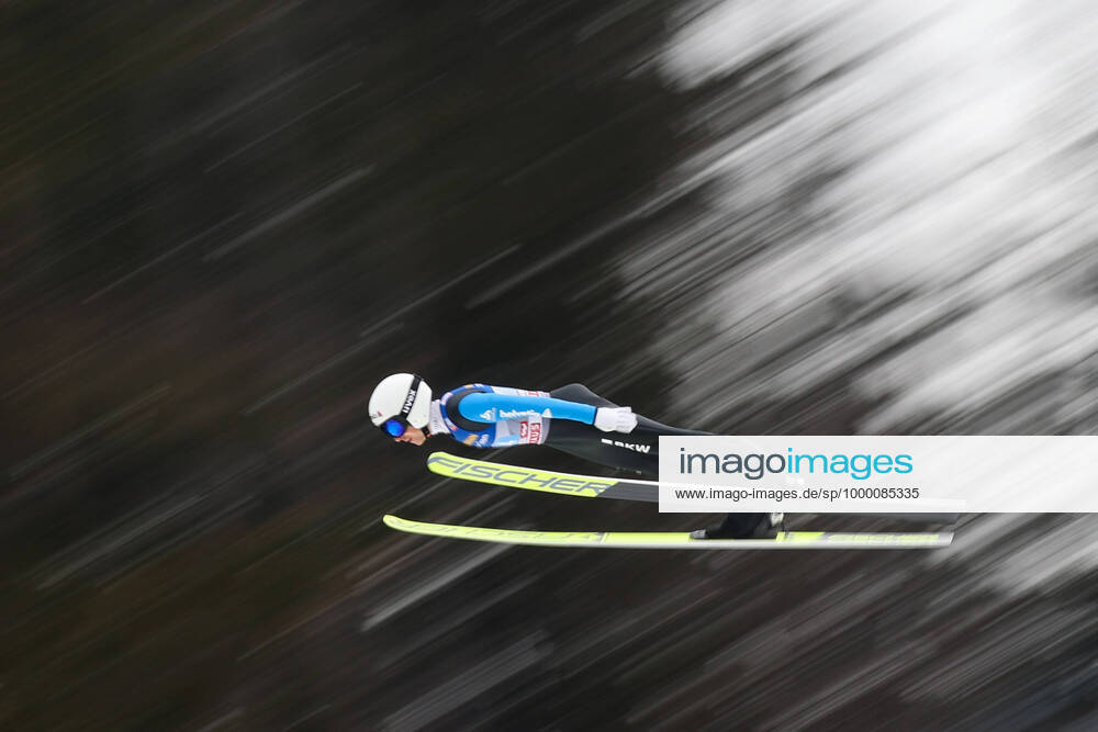 Ski jumping, Skispringen, Ski, nordisch - FIS WC Innsbruck INNSBRUCK,AUSTRIA,03.JAN.21 - NORDIC SKIING, SKI JUMPING - FIS World Cup, Four Hills Tournament, large hill. Image shows Simon Ammann (SUI). GEPAxpictures xChristianxWalgram