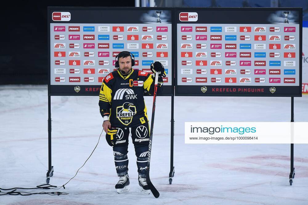 Eishockey Penny DEL 22. Spieltag Krefeld Pinguine - Kölner Haie am 03.01.2021 in der Yayla Arena in Krefeld Martin Schymainski ( Krefeld ) Gemäß den Vorgaben der DEL Deutsche Eishockey Liga ist die Publikation und Weiterverwertung der Aufnahmen in elektronischen Medien und Endgeräten aller Art während des laufenden Spiels nicht zulässig.