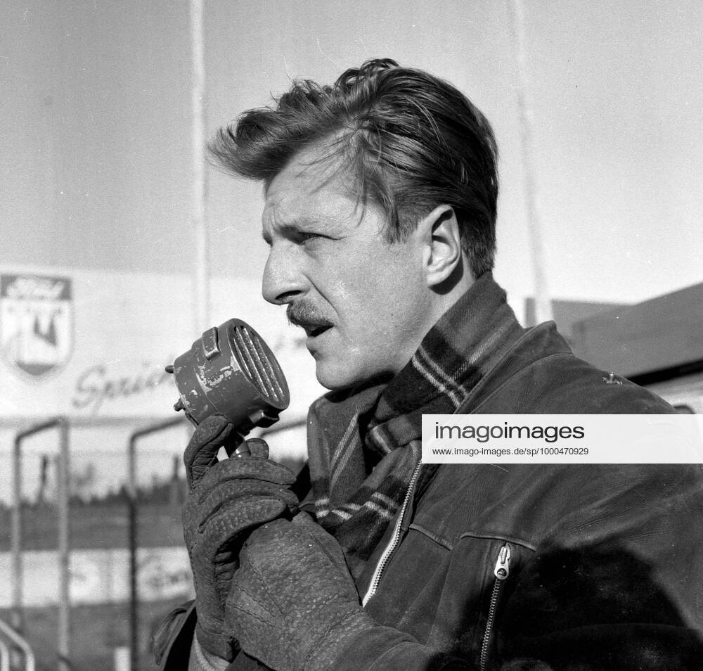 Wolfgang Graf Berghe von Trips (unser Bild von 1957) verunglueckte am 10.09.1961 in Monza toedlich.