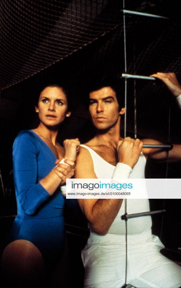 REMINGTON STEELE, Stephanie Zimbalist, Pierce Brosnan, 1982-1987. (c) NBC Courtesy: Everett Collection. NBC Courtesy Everett Collection !ACHTUNG AUFNAHMEDATUM GESCHÄTZT! PUBLICATIONXNOTxINxCANxCHNxFRAxITAxJPNxNORxPOLxRUSxESPxUKxUSA