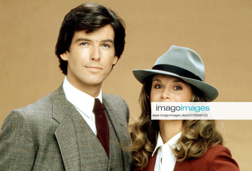 REMINGTON STEELE, Pierce Brosnan, Stephanie Zimbalist, (Season 1), 1982-87, photo: Robert Phillips Everett Collection Robert Phillips Everett Collection !ACHTUNG AUFNAHMEDATUM GESCHÄTZT! PUBLICATIONXNOTxINxCANxCHNxFRAxITAxJPNxNORxPOLxRUSxESPxUKxUSA