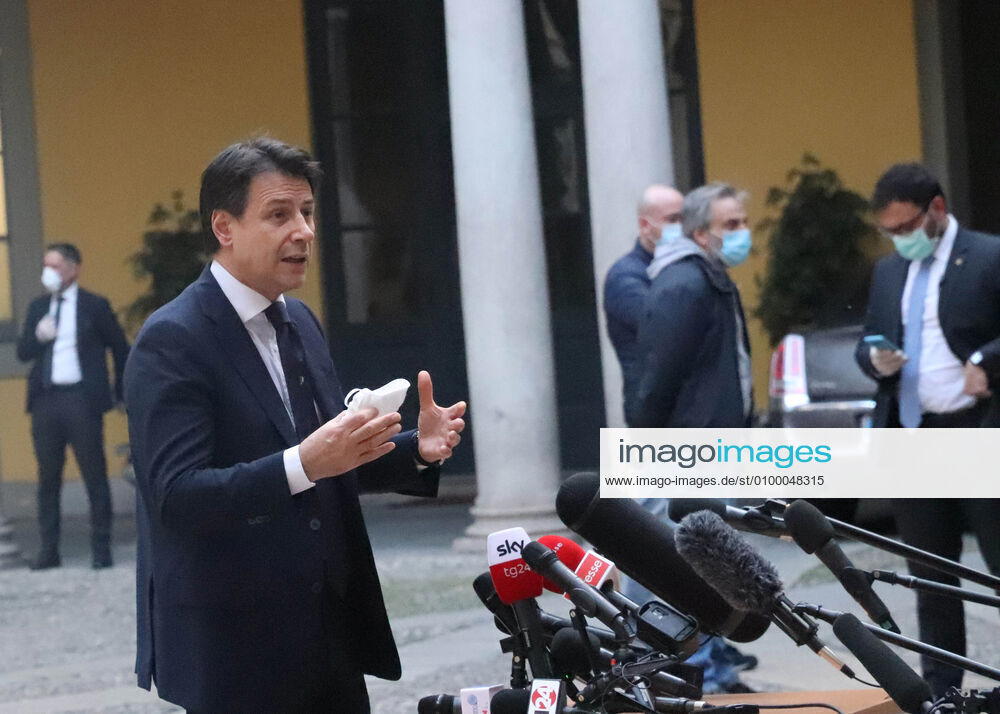 Foto ipp- clemente marmorino- milano 27 04 2020- Emergenza Coronavirus - Covid 19 - Conferenza stampa Prefettura Nella foto il premier giuseppe conte coronavirus - prefettura incontr 0