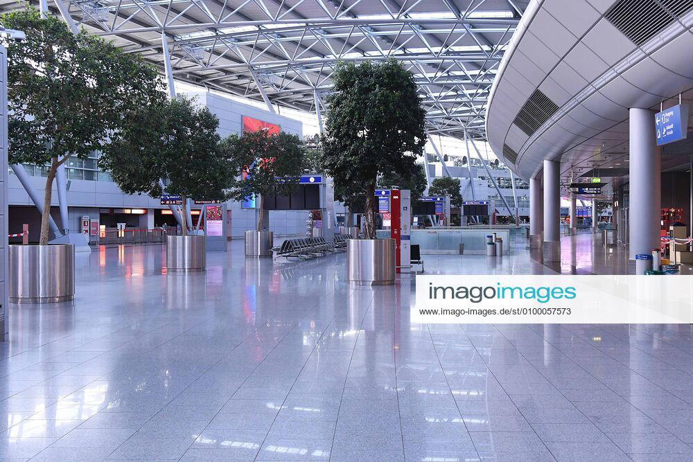 Coronavirus - Flughafen Düsseldorf 27.04.2020, Nordrhein-Westfalen, Düsseldorf: Menschenleere Abflughalle des Düsseldorfer Flughafens.