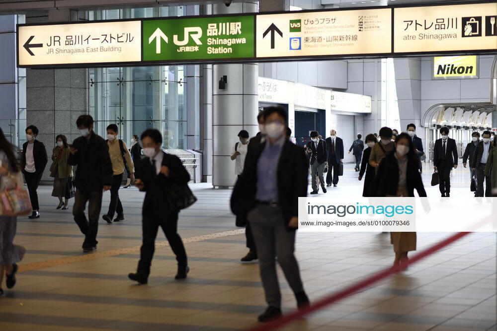 Commuters wearing face mask head to work during a rush hour in Tokyo amid concerns of the COVID-19 coronavirus outbreak on Tuesday, April 28, 2020. Japanese Prime Minister Shinzo Abe declared a nationwide State of Emergency last week urging people to stay home to prevent the spread of the coronavirus throughout the country. (Photo: Richard Atrero de Guzman AFLO) (125774084)
