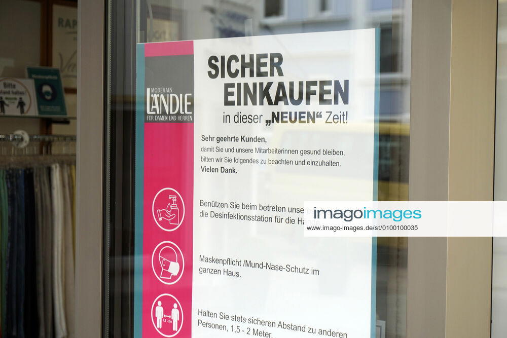 Gelockerte Ausgangsbeschränkungen wegen Corona-Virus-Pandemie in Bad Wörishofen, Schild an einem Modeladen: Sicher Einkaufen in dieser Neuen Zeit! Danach folgen die Massnahmen wie Abstand halten und Mund-Nase-Schutz. 28.04.2020, Einzelhandel wegen Corona-Virus eingeschränkt 28.04.2020, Einzelhandel wegen Corona-Virus eingeschränkt