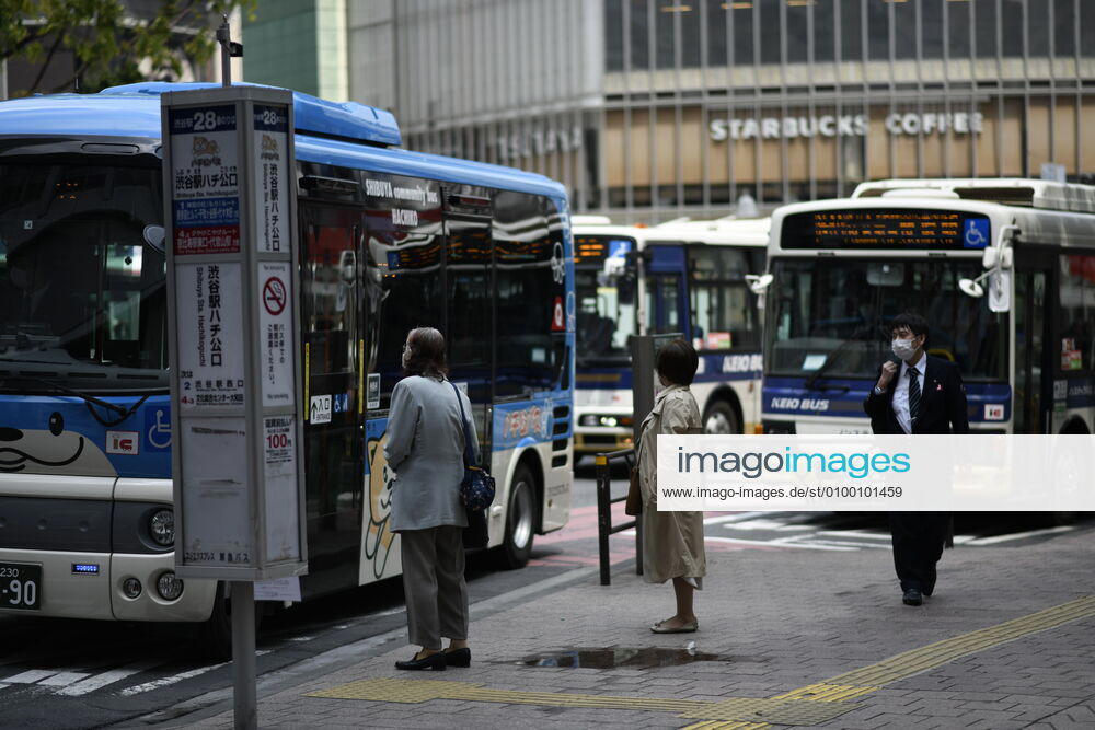 Commuters wearing face mask is seen waiting a bus in Tokyo amid concerns of the COVID-19 coronavirus outbreak on Tuesday, April 28, 2020. Japanese Prime Minister Shinzo Abe declared a nationwide State of Emergency last week urging people to stay home to prevent the spread of the coronavirus throughout the country. (Photo: Richard Atrero de Guzman AFLO) (125786494)