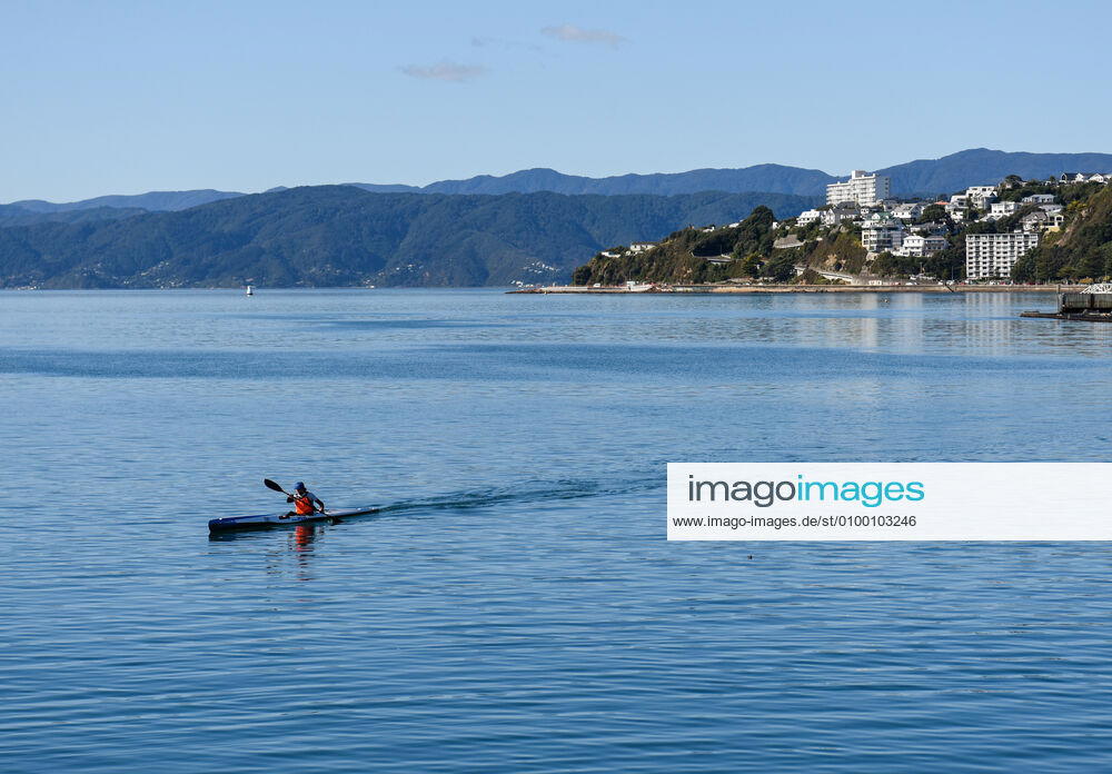 (200428) -- WELLINGTON, April 28, 2020 -- A man enjoys kayaking on the sea in Wellington, New Zealand, April 28, 2020. New Zealand moved from Alert Level 4 to Alert Level 3 on Tuesday and will stay for at least two weeks at Level 3 before a further review and Alert Level decision on May 11. ) NEW ZEALAND-WELLINGTON-COVID-19-ALERT LEVEL GuoxLei