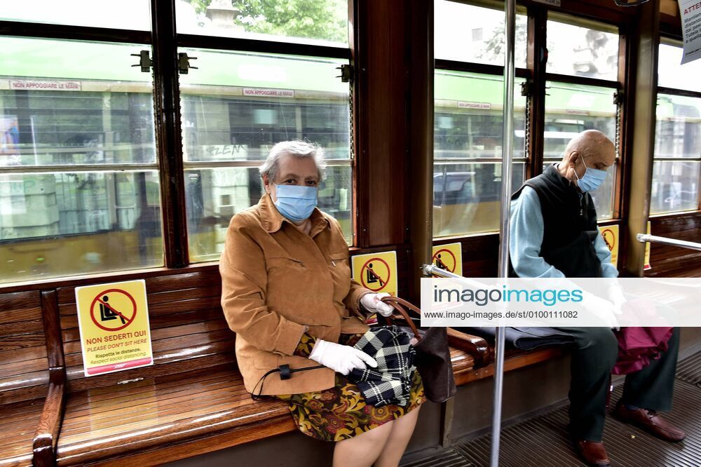 Milan, Coronavirus new signage for phase 2, respecting the sea distances inside the trams that in the stops, Advertising on Trams, public transport Atm (Duilio Piaggesi Fotogramma, Milan - 2020-04-28) p.s. la foto e utilizzabile nel rispetto del contesto in cui e stata scattata, e senza intento diffamatorio del decoro delle persone rappresentate