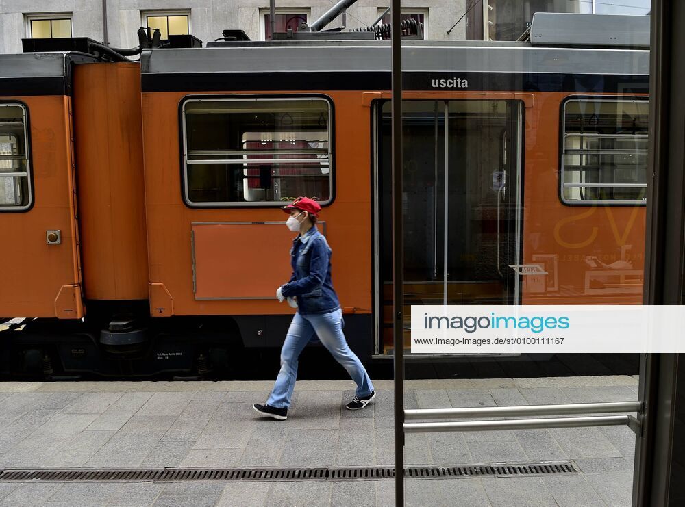 Milan, Coronavirus new signage for phase 2, respecting the sea distances inside the trams that in the stops, Advertising on Trams, public transport Atm (Duilio Piaggesi Fotogramma, Milan - 2020-04-28) p.s. la foto e utilizzabile nel rispetto del contesto in cui e stata scattata, e senza intento diffamatorio del decoro delle persone rappresentate