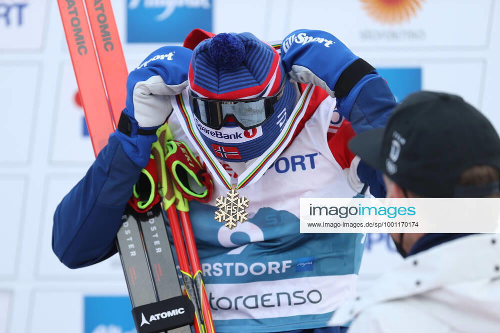 NORDIC SKIING - FIS Nordic World Ski Championships Oberstdorf 2021 OBERSTDORF,GERMANY,07.MAR.21 - NORDIC SKIING, CROSS COUNTRY SKIING - FIS Nordic World Ski Championships, 50km classic, men, award ceremony. Image shows Simen Hegstad Krueger (NOR). keywords: medal. GEPAxpictures xChristianxWalgram