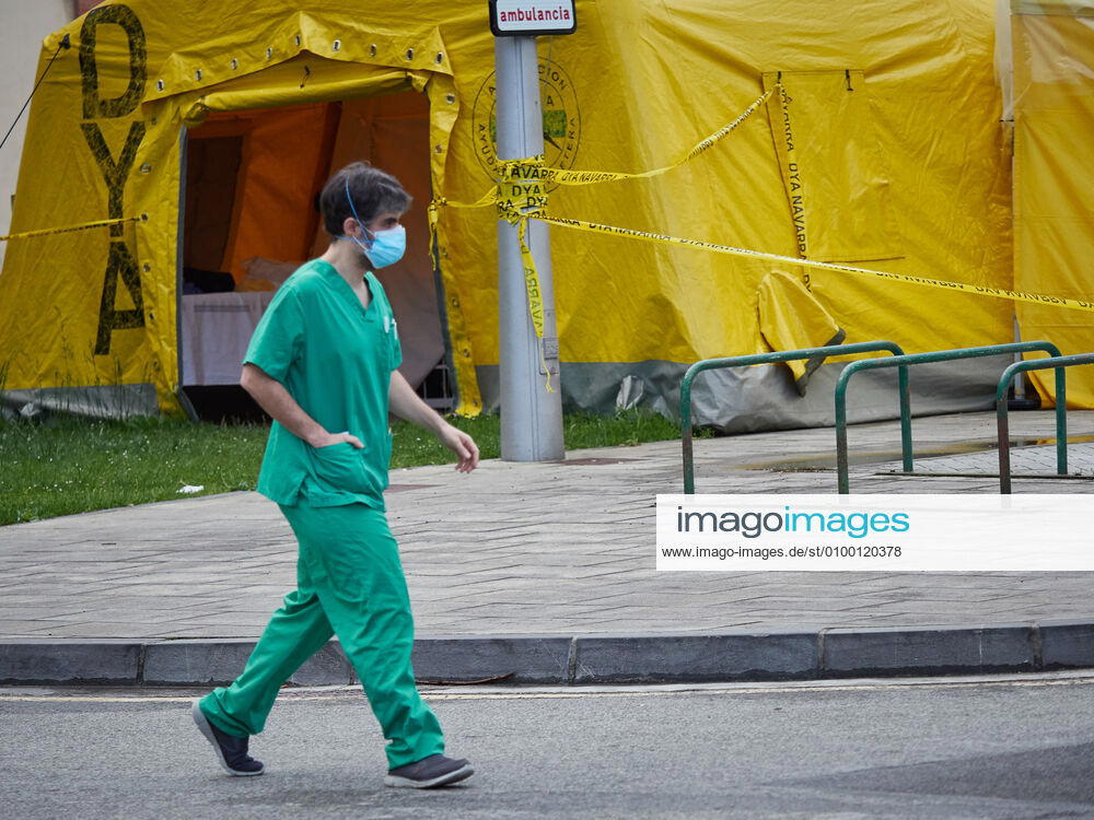 A health worker walks protected with a mask in the Hospital Complex of Navarra during a Covid-19 Pandemic on April 28, 2020 in Pamplona, Navarra, Spain Pamplona SPAIN - ZUMAa181 20200428_zaa_a181_049
