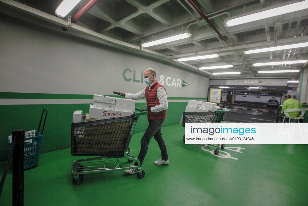 April 28, 2020 (Malaga) The Association Altamar de Malaga receives food and basic necessities in the Corteingles to be distributed to families with few resources due to the coronavirus crisis - ZUMAc161 20200428_zap_c161_049