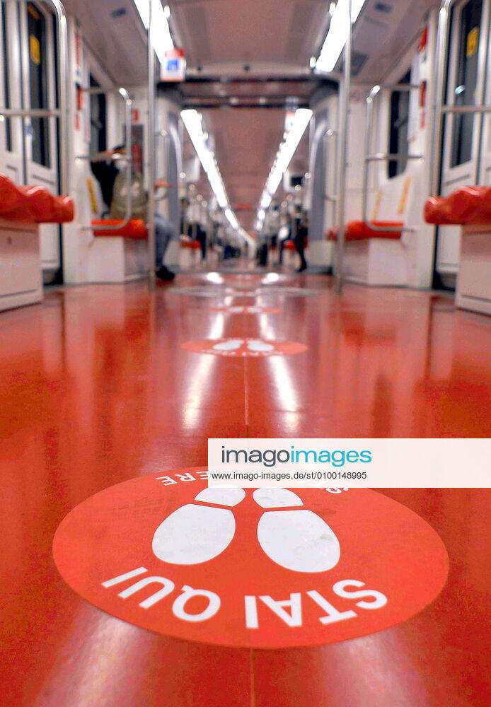 Milan, coronavirus emergency, subway of line 1 with placeholders for social distance as safety for travelers (Maurizio Maule Fotogramma, Milan - 2020-04-28) p.s. la foto e utilizzabile nel rispetto del contesto in cui e stata scattata, e senza intento diffamatorio del decoro delle persone rappresentate