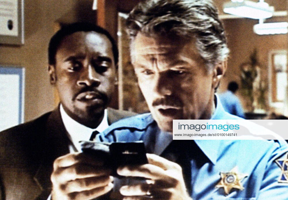 PICKET FENCES, (from left): Don Cheadle, Tom Skerritt, 1992-96. TM and Copyright 20th Century Fox Film Corp. All rights reserved, Courtesy: Everett Collection 20thCentFox Courtesy Everett Collection !ACHTUNG AUFNAHMEDATUM GESCHÃ„TZT! PUBLICATIONXNOTxINxCANxCHNxFRAxITAxJPNxNORxPOLxRUSxESPxUKxUSA