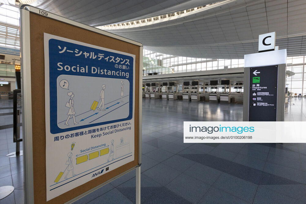 The departure hall of Haneda Airport Terminal 3 is empty during the Golden Week holidays, amid the coronavirus (COVID-19) pandemic. The Japanese Prime Minister Shinzo Abe is seeking to extend the nationwide state of emergency beyond May 6, when the Golden Week holidays end. Abe will announce his decision on Monday. Tokyo Japan - ZUMAm191 20200501_zap_m191_076