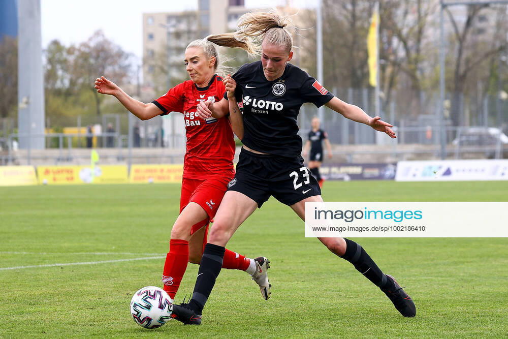 FLYERALARM Frauen-Bundesliga Eintracht Frankfurt - SC Sand v.l., Chitra Loos (SC Sand),Camilla Küver (Eintracht Frankfurt),Zweikampf, Action, Aktion, Battles for the Ball Foto: Joaquim Ferreira