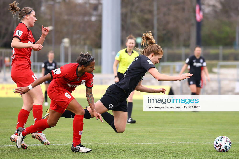 FLYERALARM Frauen-Bundesliga Eintracht Frankfurt - SC Sand v.l., Adrienne Leigh Jordan (SC Sand), Sjoeke Nüsken (Eintracht Frankfurt),Zweikampf, Action, Aktion, Battles for the Ball Foto: Joaquim Ferreira