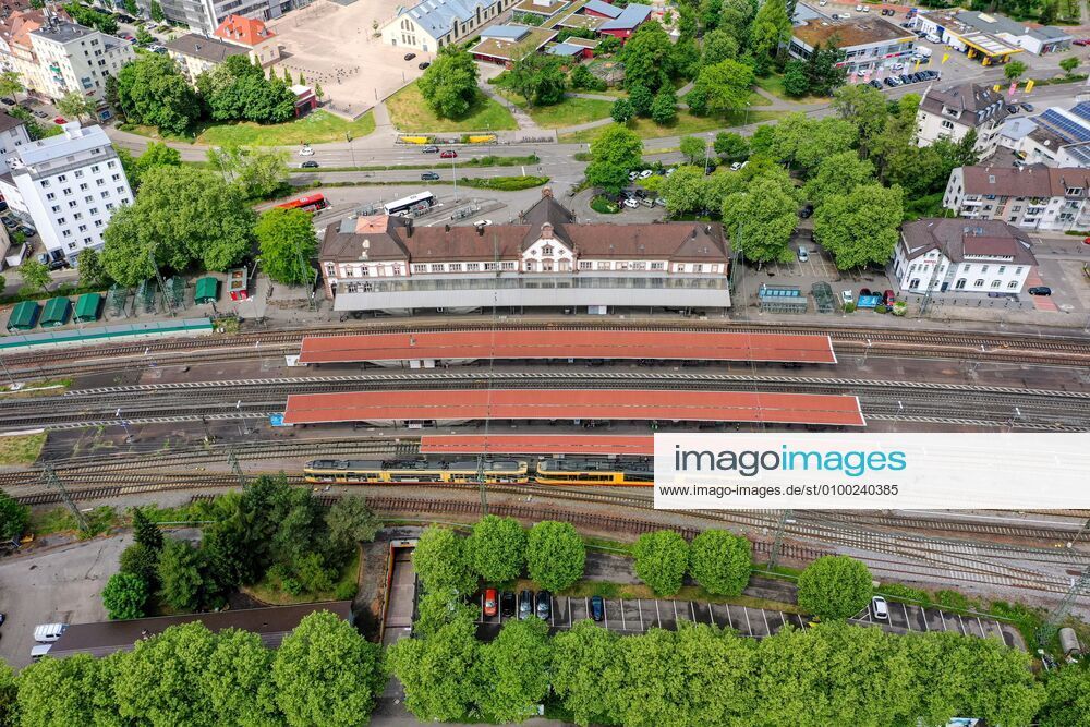 Luftbild_Rastatt am 04.05.2020 in Rastatt (Innenstadt), Germany Der Bahnhof in Rastatt. Rastatt Innenstadt Baden-Württemberg Germany