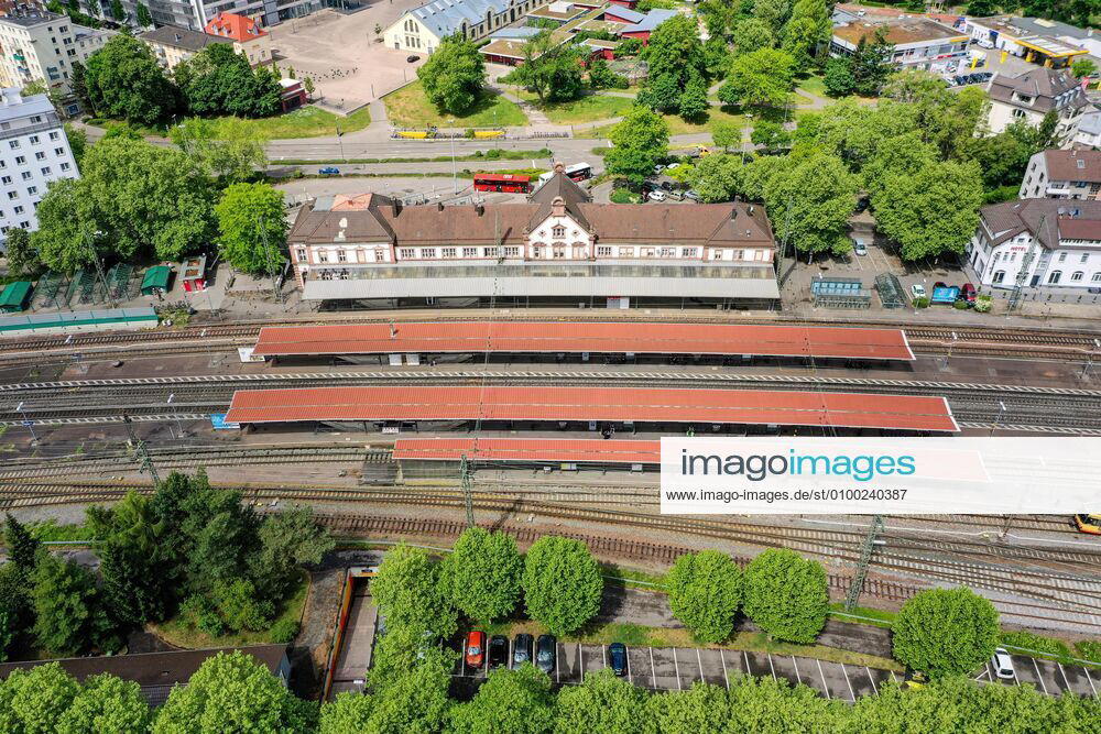 Luftbild_Rastatt am 04.05.2020 in Rastatt (Innenstadt), Germany Der Bahnhof in Rastatt. Rastatt Innenstadt Baden-Württemberg Germany