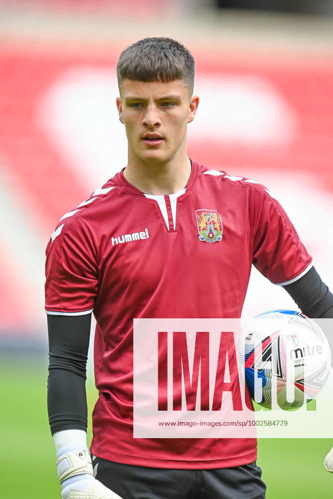 Sunderland v Northampton Town EFL Sky Bet League 1 09 05 2021. Goalkeeper Charlie Woods ( 36) of Northampton Town FC during the warm up before the EFL Sky Bet League 1 match between Sunderland AFC and Northampton Town at the Stadium Of Light, Sunderland, England on 9 May 2021. Editorial use only DataCo restrictions apply See www.football-dataco.com ,