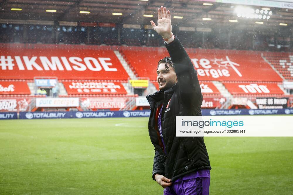 ENSCHEDE - FC Twente goalkeeper JoelÃäDrommel says goodbye after the Dutch Eredivisie match between FC Twente and ADO Den Haag in Stadion De Grolsch Veste on May 16, 2021 in Enschede, the Netherlands. ANP VINCENT JANNINK Dutch Eredivisie 2020 2021 ANPxSportx IVx