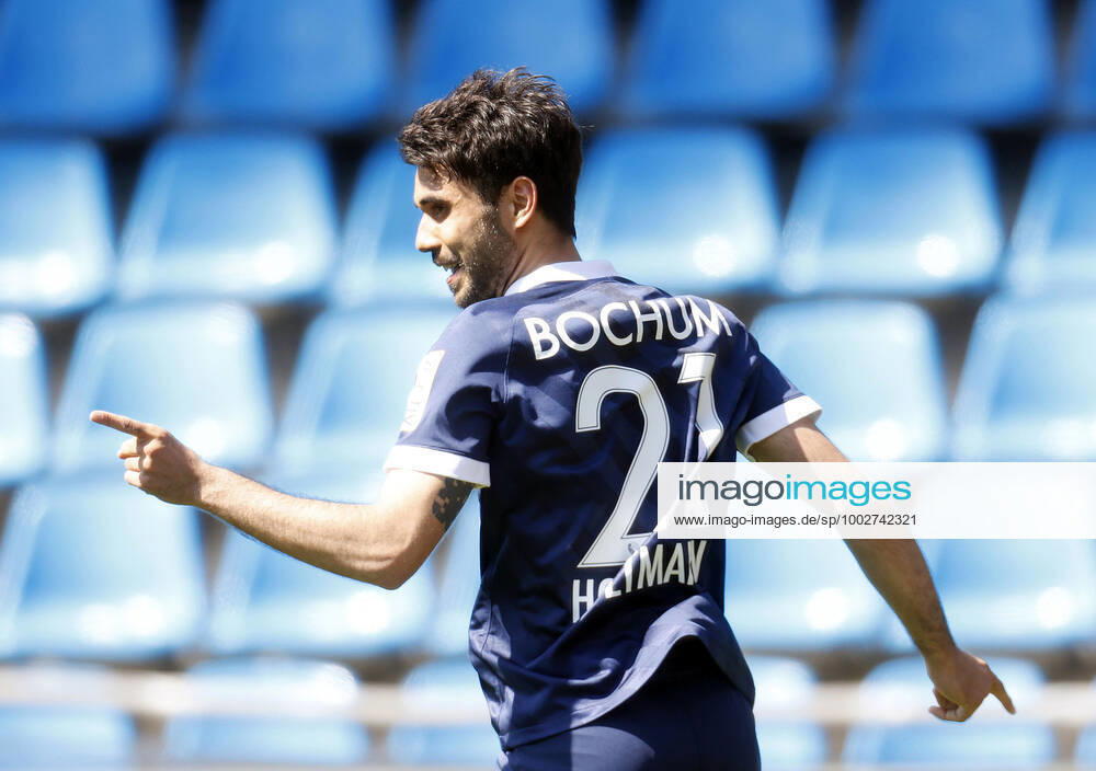 09. 05. 2021, Fussball Saison 2020 21 2. Bundesliga, 32. Spieltag, VFL Bochum : Jahn Regensburg 5-1 Gerrit HOLTMANN (VFL) freut sich über seinen Treffer zum 3-1