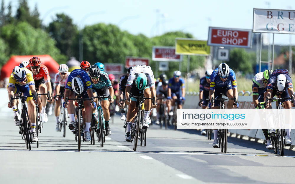 British Mark Cavendish of Deceuninck - Quick-Step, Belgian Tim Merlier of Alpecin-Fenix, Belgian Sasha Weemaes of Vlaanderen-Baloise Danish Michael Morkov of Deceuninck - Quick-Step and German Pascal Ackermann of Bora-Hansgrohe pictured at the finishline during the Elfstedenronde one day cycling race, 193,1km around Brugge, Sunday 06 June 2021. DAVIDxPINTENS x2808370x