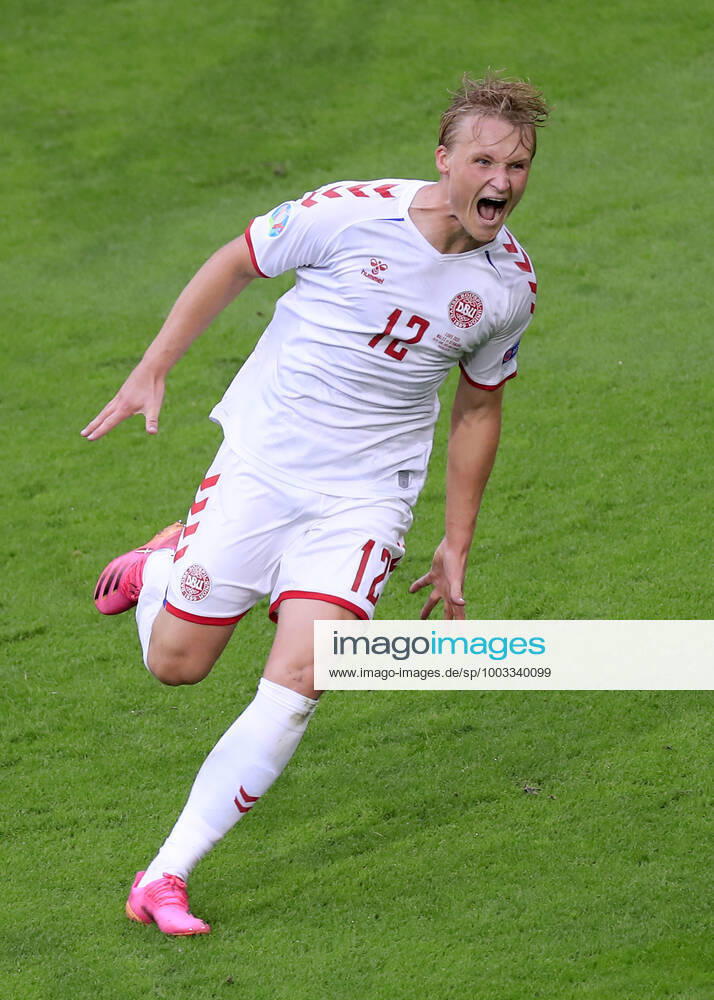 DOLBERG Kasper Team Daenemark jubelt nach seinem zweiten Tor zum 2 : 0 in der Johan Cruijff Arena in Amsterdam UEFA Fussball Europameisterschaften 2020 Achtelfinale Wales - Daenemark 0 : 4 am 26.Juni 2021 in Amsterdam DFL REGULATIONS PROHIBIT ANY USE OF PHOTOGRAPHS as IMAGE SEQUENCES and or QUASI-VIDEO