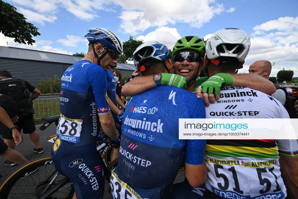 British Mark Cavendish of Deceuninck - Quick-Step and his teammates celebrate after winning the sixth stage of the 108th edition of the Tour de France cycling race, 160,6km from Tours to Chateauroux, France, Thursday 01 July 2021. This year s Tour de France takes place from 26 June to 18 July 2021. POOLxDAVIDxSTOCKMAN x3024871x