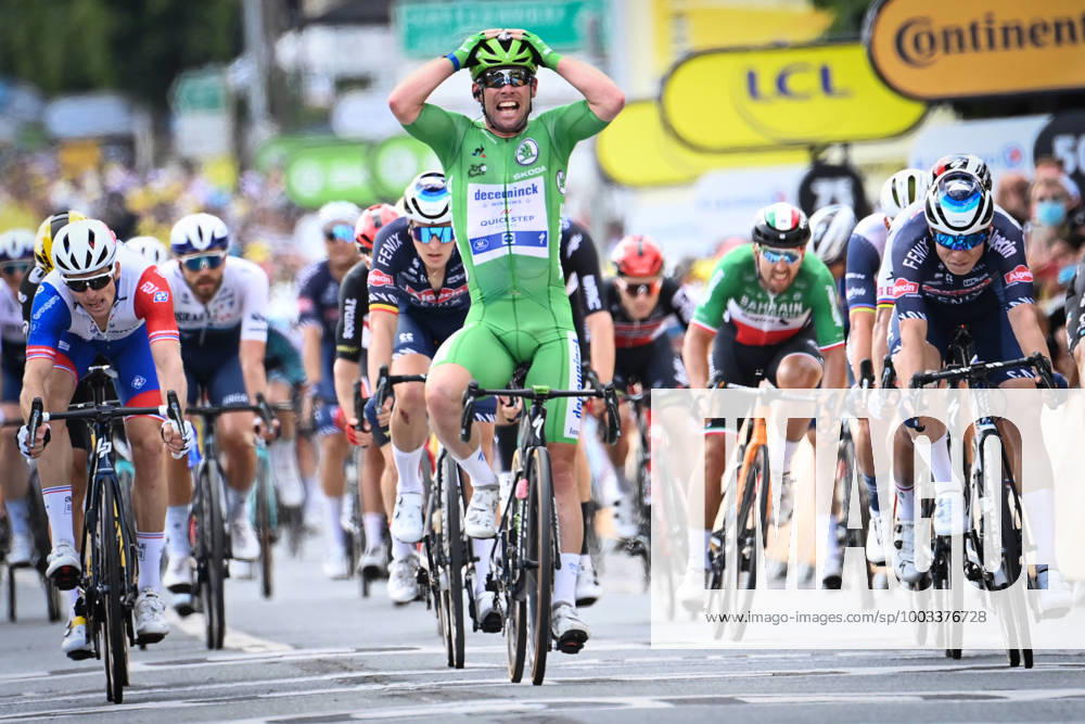 British Mark Cavendish of Deceuninck - Quick-Step wearing the green jersey celebrates as he crosses the finish line to win the sixth stage of the 108th edition of the Tour de France cycling race, 160,6km from Tours to Chateauroux, France, Thursday 01 July 2021. This year s Tour de France takes place from 26 June to 18 July 2021. PETExGODING x3025014x