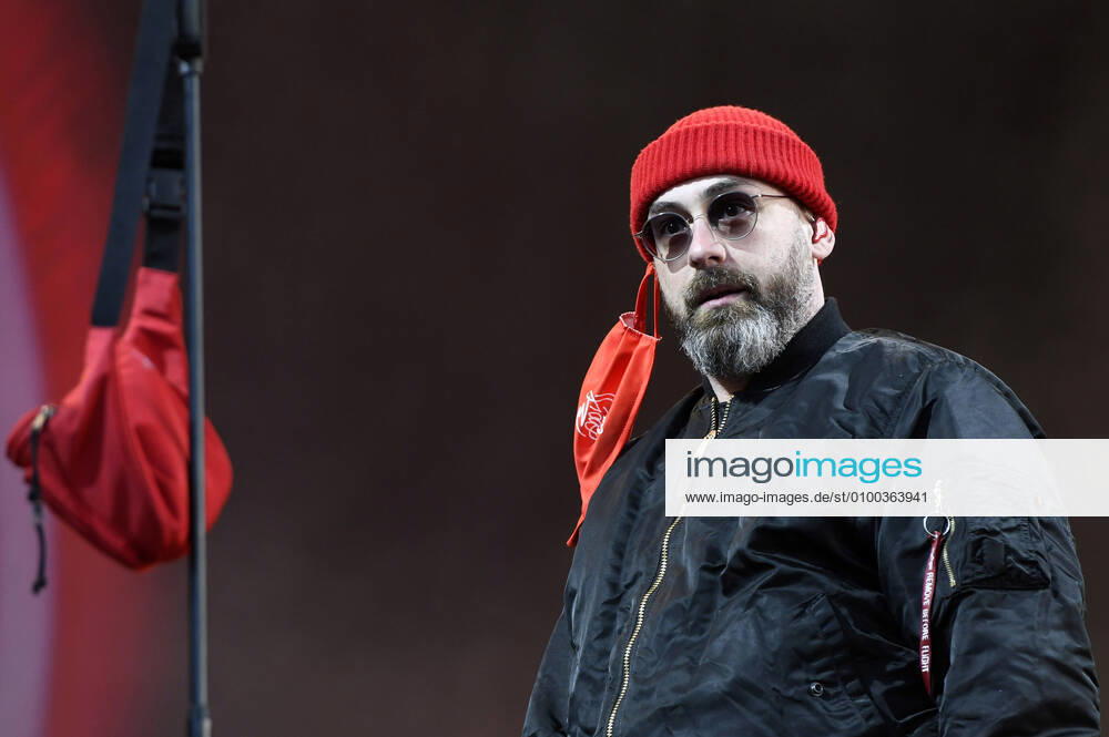 Sido live beim Autokultur-Konzert auf dem Schützenplatz. Die Besucher verfolgen unter Berücksichtigung klarer Hygiene-Vorschriften während der Corona-Krise den Auftritt aus dem Auto. Hannover