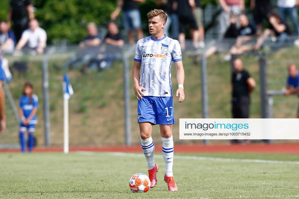 Fussball Testspiel, MSV Neuruppin - Hertha BSC Berlin, v.l. Maximilian Mittelstaedt (Hertha, 17) Freisteller, Einzelbild, Ganzkoerper, single frame Neuruppin