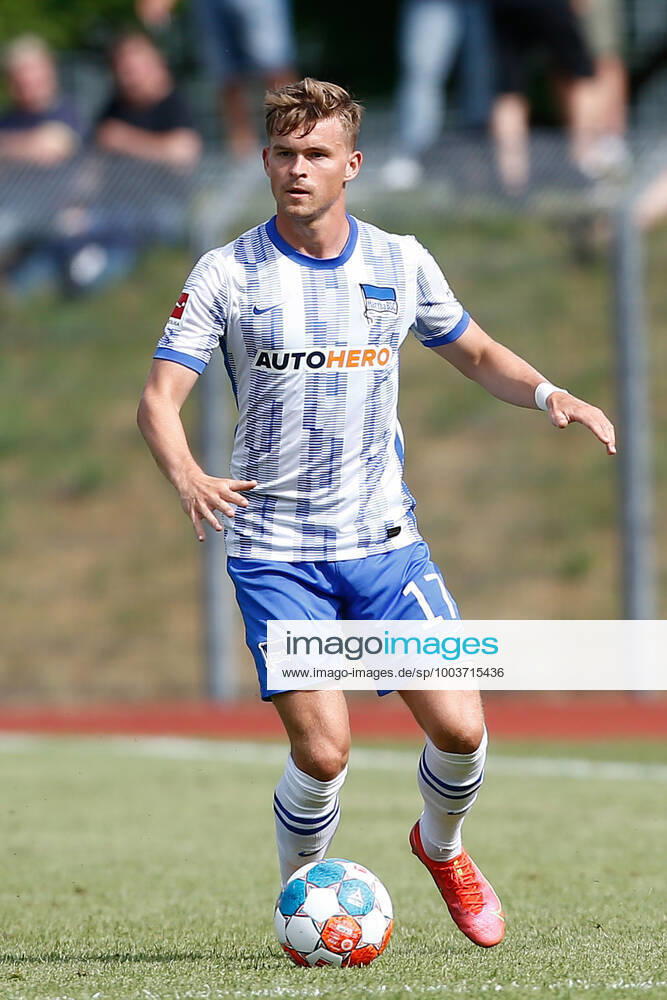 Fussball Testspiel, MSV Neuruppin - Hertha BSC Berlin, v.l. Maximilian Mittelstaedt (Hertha, 17) Freisteller, Einzelbild, Ganzkoerper, single frame Neuruppin