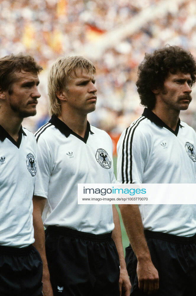 Italien - Deutschland Spanien, Madrid, 11.07.1982, Fussball, FIFA WM 1982 in Spanien, Finale, Italien - BRD Deutschland (DFB) (3:1): v.l. Wolfgang Dremmler, Bernd Förster, Paul Breitner (alle Deutschland).
