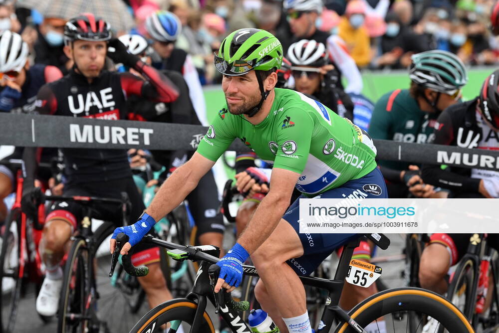 British Mark Cavendish of Deceuninck - Quick-Step pictured at the start of stage 17 of the 108th edition of the Tour de France cycling race, from Muret to Saint-Lary-Soulan Col du Portet (178,4 km) in France, Wednesday 14 July 2021. This year s Tour de France takes place from 26 June to 18 July 2021. DAVIDxSTOCKMAN x3034672x