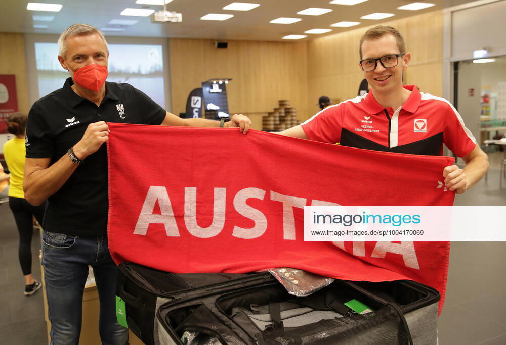 PARALYMPICS - OEPC, equipping Tokyo 2020 VIENNA,AUSTRIA,21.JUL.21 - PARALYMPICS - OEPC, equipping Paralympic Summer Games Tokyo 2020. Image shows Michael Klimitsch (Erima) and Guenther Matzinger (AUT). GEPAxpictures xWalterxLuger