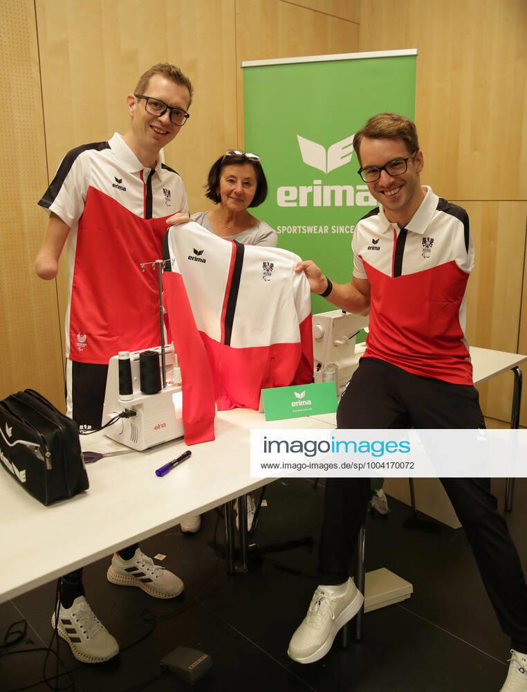PARALYMPICS - OEPC, equipping Tokyo 2020 VIENNA,AUSTRIA,21.JUL.21 - PARALYMPICS - OEPC, equipping Paralympic Summer Games Tokyo 2020. Image shows Guenther Matzinger (AUT), Marianna Plankenauer (Erima) and Andreas Onea (AUT). GEPAxpictures xWalterxLuger