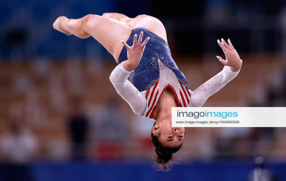 (210729) -- TOKYO, July 29, 2021 -- Sunisa Lee of the United States competes in the floor exercise competition of the artistic gymnastics women s all-around final at the Tokyo 2020 Olympic Games, Olympische Spiele, Olympia, OS in Tokyo, Japan, July 29, 2021. ) (TOKYO2020)JAPAN-TOKYO-OLY-ARTISTIC GYMNASTICS-WOMEN S ALL-AROUND WangxLili