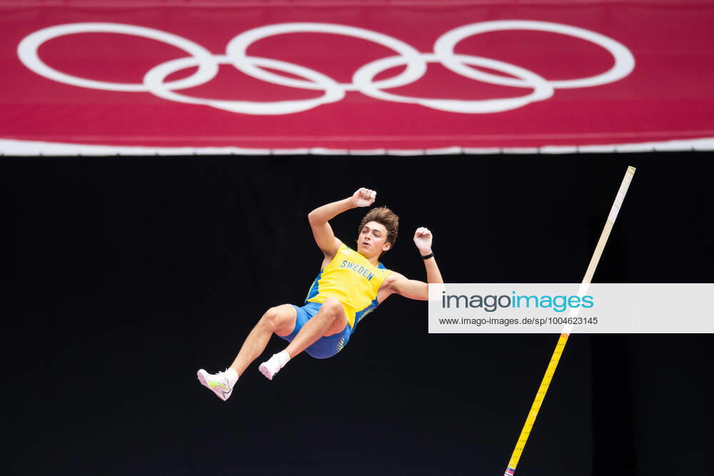 Armand Duplantis of Sweden competes in pole vault qualification during day 8 of the Tokyo 2020 Olympic Games, Olympische Spiele, Olympia, OS on July 31, 2021 in Tokyo. Photo: Daniel Stiller BILDBYRAN kod DS JM0179 bbeng friidrott athletics friidrett olympic games olympics os ol olympiska spel olympiske leker tokyo2020 tokyo 2020 tokyo-os tokyo-ol