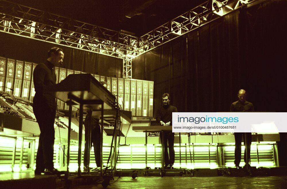 20 Konzert 91: Kraftwerk in der Berliner Halle , (key), elektronische Musik, Pop, Elektropop, Synthesizer, Musikgerät, elektronisch, Berlin Deutschland, Germany