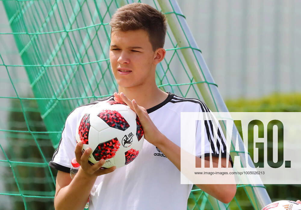 Chemnitz - Trainingsauftakt Fussball 3.Liga Chemnitz, 15.06.2019, Sportforum Chemnitz, Fußball, 3. Liga, Chemnitzer FC , Trainingsauftakt für die Saison 2019 2020. , Im Bild: Emilio Ballack ( Sohn von Michael Ballack). ,