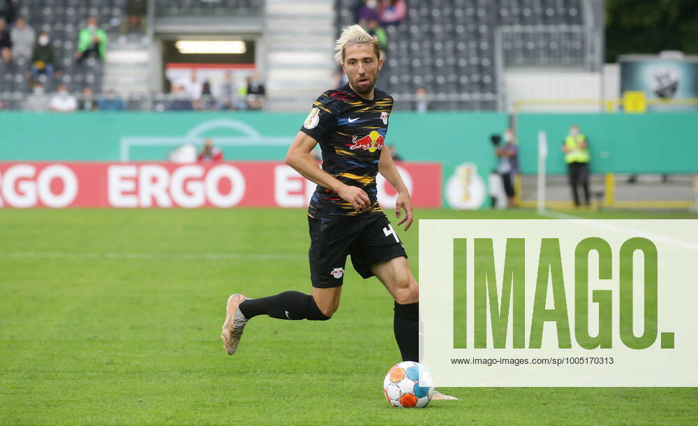 Sandhausen , Fußball DFB Pokal SV Sandhausen vs. RB Leipzig , Kevin Kampl ( Leipzig ) Gemäß den Vorgaben des DFB Deutscher Fußball Bund ist es untersagt, in dem Stadion und oder vom Spiel angefertigte Fotoaufnahmen in Form von Sequenzbildern und oder videoähnlichen Fotostrecken zu verwerten bzw. verwerten zu lassen.