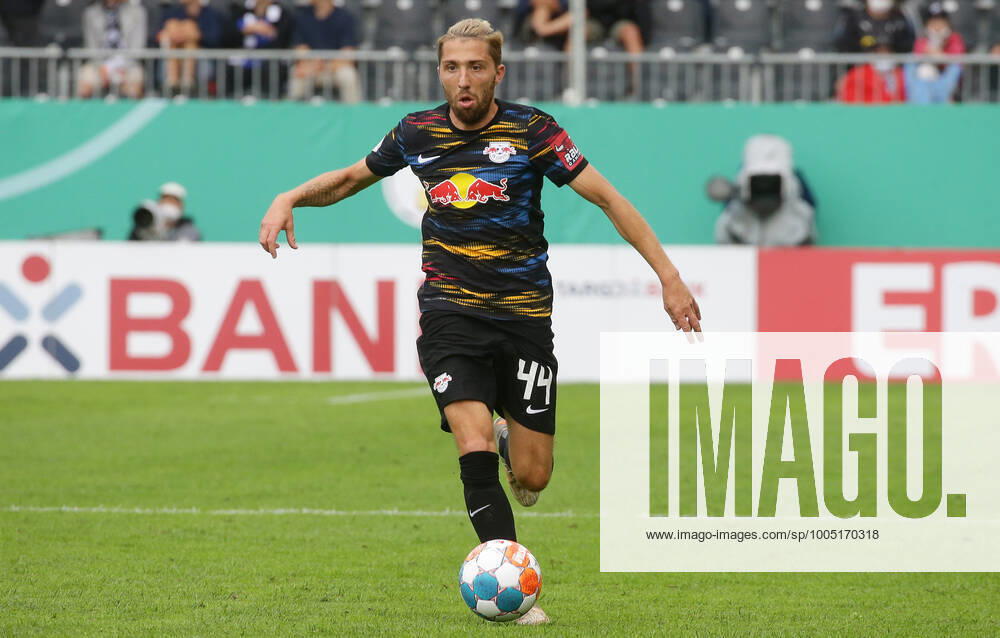 Sandhausen , Fußball DFB Pokal SV Sandhausen vs. RB Leipzig , Kevin Kampl ( Leipzig ) Gemäß den Vorgaben des DFB Deutscher Fußball Bund ist es untersagt, in dem Stadion und oder vom Spiel angefertigte Fotoaufnahmen in Form von Sequenzbildern und oder videoähnlichen Fotostrecken zu verwerten bzw. verwerten zu lassen.