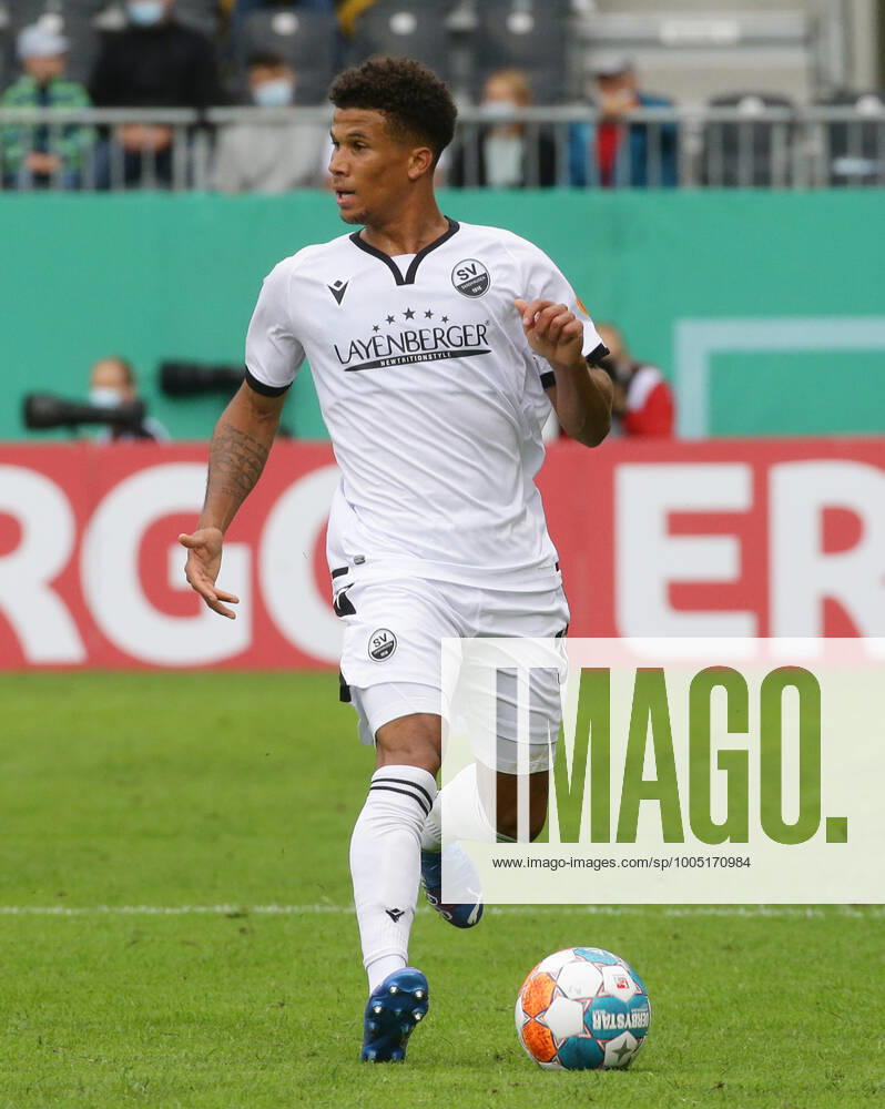 Sandhausen , Fußball DFB Pokal SV Sandhausen vs. RB Leipzig , Chima Okoroji ( Sandhausen ) Gemäß den Vorgaben des DFB Deutscher Fußball Bund ist es untersagt, in dem Stadion und oder vom Spiel angefertigte Fotoaufnahmen in Form von Sequenzbildern und oder videoähnlichen Fotostrecken zu verwerten bzw. verwerten zu lassen.
