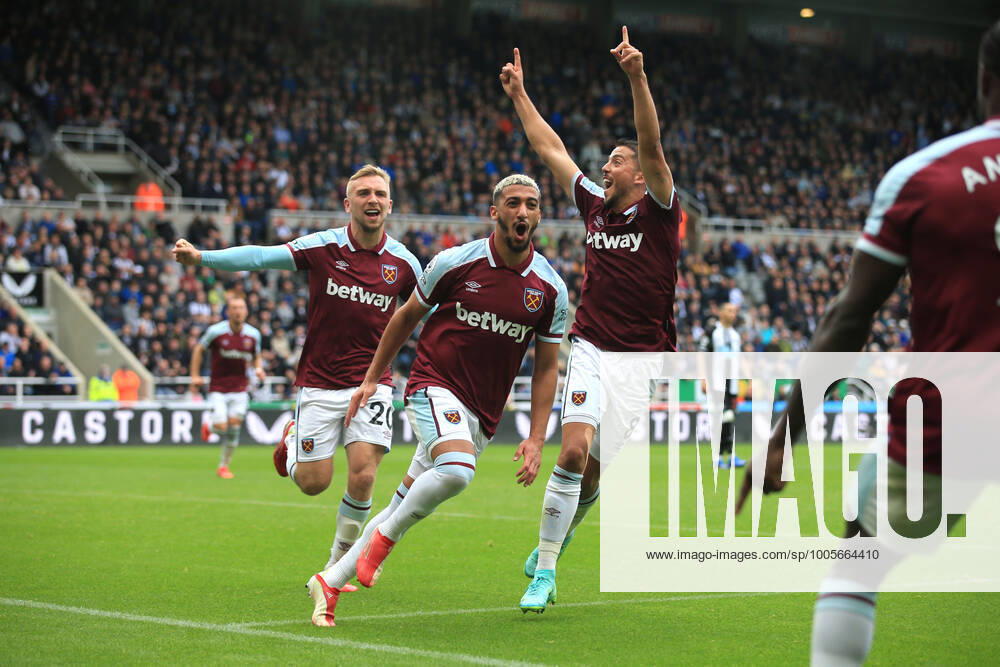 Football - Premier League - Newcastle United v West Ham United 15th August 2021 - Premier League - Newcastle United v West Ham United - Said Benrahma of West Ham United celebrates after scoring the second goal for his team, with Pablo Fornals. Photo: Simon Stacpoole Offside. Newcastle-upon-Tyne UK