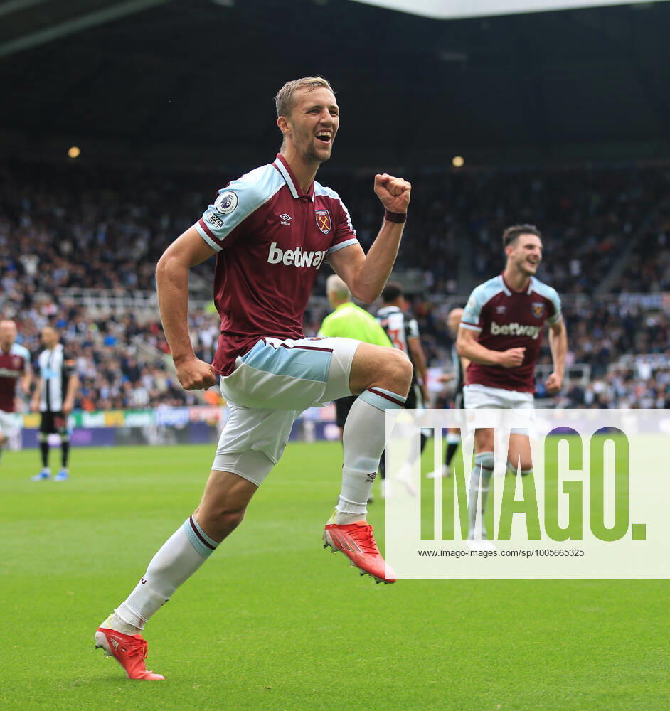 Football - Premier League - Newcastle United v West Ham United 15th August 2021 - Premier League - Newcastle United v West Ham United - Tomas Soucek of West Ham United celebrates after scoring the third goal for his team - Photo: Simon Stacpoole Offside. Newcastle-upon-Tyne UK