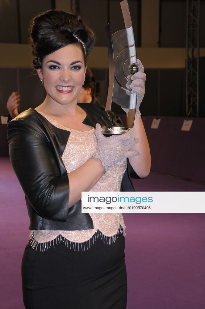 105 Caro Emerald bei der Echo Verleihung 2012 in der Messe Berlin am 22.03.12, Roter Teppich, Berlin Deutschland, Germany