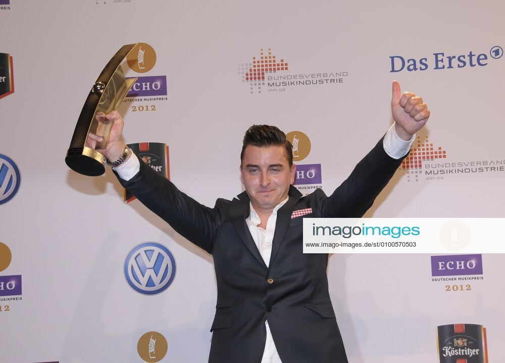105 Andreas Gabalier bei der Echo Verleihung 2012 in der Messe Berlin am 22.03.12, Roter Teppich, Berlin Deutschland, Germany