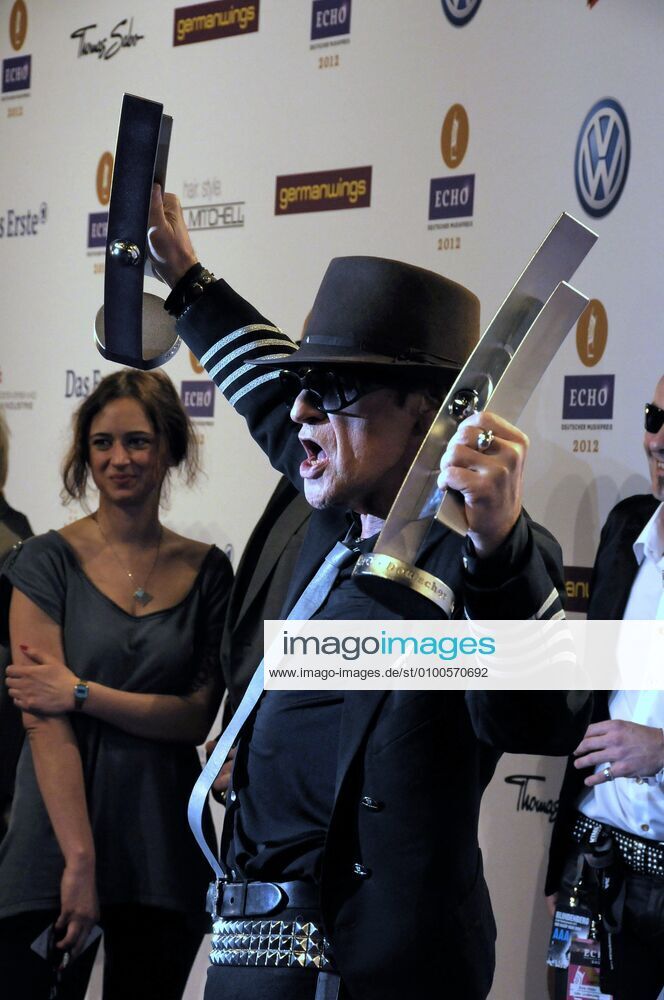 105 Udo Lindenberg bei der Echo Verleihung 2012 in der Messe Berlin am 22.03.12, Roter Teppich, Berlin Deutschland, Germany