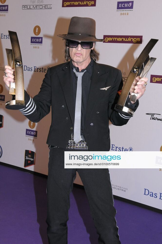 105 Udo Lindenberg bei der Echo Verleihung 2012 in der Messe Berlin am 22.03.12, Roter Teppich, Berlin Deutschland, Germany